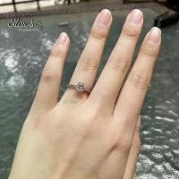 ราคา ER-3008 Elise's แหวนเพชรCZ เกรดพรีเมี่ยม หน้าเพชรครึ่งกะรัต พร้อมเพชรข้าง เล่นไฟสุดๆ ชุบทองคำขาวหนาพิเศษ แหวนแต่งงาน (1731782355810158578)