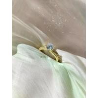 ราคา แหวนเพชร CZ เม็ดชูเดี่ยว บ่าข้างฝังเพชรสลับฝั่ง น้ำสวย ระยิบระยับ (1729771507353029369)