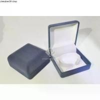 ราคา กล่องกำมะหยี่ใส่นาฬิกา กำไล หรือ สร้อยข้อมือ ขนาด 9.2x9.2x4.5cm (code:42กำไล)นาฬิกา julius (1731955410133091717)