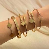 ราคา ชุดสร้อยข้อมือทองสแตนเลส ข้ามพรมแดน ฝังเพชร การ์ดเล็บ สร้อยข้อมือการ์ดโคลเวอร์สี่แฉก กำไลทอง (1731209965690324101)