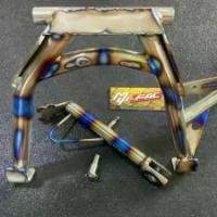 ราคา ขาตั้งคู่+ข้าง+น็อตขาตั้ง ชุด3ชิ้น งานสแตนเลสเป่าไทเท ใส่รถ PCX งานสวย ลายสวย (1729622860750162309)