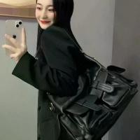 ราคา กระเป๋าสะพายข้างมอเตอร์ไซค์ หลายกระเป๋า ฤดูใบไม้ร่วง ฤดูหนาว มาใหม่ หนังนิ่มแบบใช้คู่ กระเป๋าสะพายวินเทจ ความจุมาก กระเป๋าผู้หญิง shoulder bag chanel vintage bottega veneta (1731443508611155029)