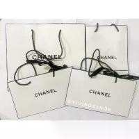 ราคา CHANEL ถุงกระดาษ ใส่เป็นของขวัญ ถุงแบรนด์แท้ มีบริการเก็บปลายทาง (1731302559487461700)