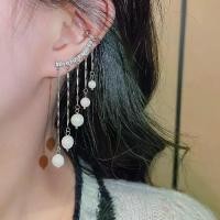 ราคา ที่ครอบหูพู่มุก, แสงจันทร์, ดีไซน์ประณีต, ต่างหูกระชับสัดส่วนใบหน้าที่หรูหรา, ราคาไม่แพง, เครื่องประดับหูระดับไฮเอนด์, สำหรับผู้หญิง, สไตล์หรูหรา chanel cc stud earrings (1731732169308996810)