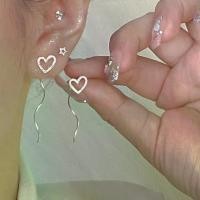 ราคา ต่างหูคลื่นหัวใจผู้หญิง หรูหราและเล็ก ดีไซน์กลวงออกยาว ต่างหูมัลติฟังก์ชั่น ต่างหูเรียบง่าย ต่างหูระดับไฮเอนด์ ทันสมัย ต่างหู chanel (1730827559740672905)