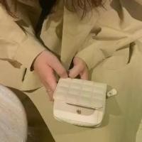 ราคา กระเป๋าสตางค์เต้าหู้นม INS สไตล์เรโทร สองชั้น ความจุมาก ที่ใส่บัตรป้องกันการโจรกรรม วัสดุ PU กระเป๋าซิป กระเป๋าเอกสาร กระเป๋าเอกสารอเนกประสงค์ wallet women chanel purse (1731470656638257000)