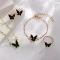 ราคา ชุดสร้อยคอ สร้อยข้อมือ ต่างหู ผีเสื้อน้ำมัน หยด สีชมพูดำ สไตล์สร้างสรรค์ chanel สี่ชิ้น (1730698431444192136)