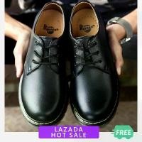 ราคา รองเท้าหนังผู้ชาย คอลเลคชั่น 2024 รองเท้าลำลอง ไซส์ใหญ่ รองเท้าบูทหนัง มีไซส์ 38-46 Dr.รองเท้าบู๊ทมาร์ติน, หนัง Dr, รองเท้าทำงาน (1730560496014363407)