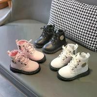 ราคา รองเท้าบูท Dr. Martens สีทึบสำหรับเด็กชายและเด็กหญิง รองเท้าบูทเด็กน้ำหนักเบาฤดูใบไม้ร่วงและฤดูหนาวใหม่ อายุ 1-3 ปี พื้นผิวหนังสไตล์อังกฤษ 6 ชิ้น รองเท้าบูท Dr. Martens (1729794524713552186)