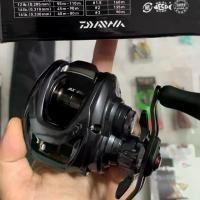 ราคา ชุดพร้อมตก รอกเบทหยดน้ำ ราคาสุดคุ้ม setDAIWA รอกหยดน้ำTatula sv tw103 +คันTATULA XT +สายPEถัก8สีรุ้ง +กบยาง+กบกระโดด+กระดี่+หมวกไดว่า +ไกด์โปรเทค ออกกำลังกาย Sports (1729579886081837310)