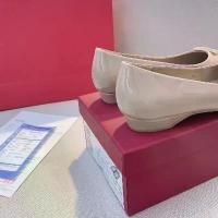 ราคา รองเท้าส้นสูงสำหรับผู้หญิง คอลเลคชั่นใหม่ ฤดูใบไม้ผลิ 2025 สไตล์เฟอร์ราโม โบว์คลาสสิก แหลม ทำจากหนัง ส้นกลมตื้น ส้นหนา เหมาะสำหรับผู้หญิง เดี่ยว mcqueen armadillo heels naturalizer burnice shoes (1731