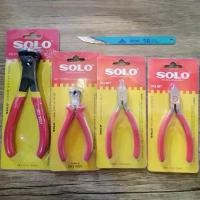 ราคา พระเครื่อง ชุดเซียนพระ5ชิ้น ประกอบด้วย มีดแซะกรอบพระ คีมหนีบห่วงไร้รอย2อัน คีมกัดกรอบพระอันเล็ก คีมกัดกรอบพระอันใหญ่ COD (1731933743282553992)