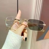 ราคา แว่นตาเปลี่ยนสี, แฟชั่น, สำหรับสายตาสั้น, การออกแบบอินเทรนด์, สไตล์ฤดูร้อนใหม่, แว่นตาอ่านหนังสือที่ทันสมัยและหลากหลาย ส่อง พระเครื่อง บอยท่าพระจันทร์ แว่นท็อปเจริญ แว่น แว (1731561188533503749)