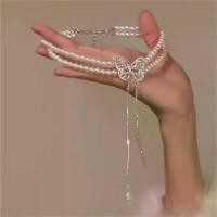 ราคา สร้อยคอเซ็กซี่ ดีไซน์ผีเสื้อพระจันทร์สีขาวอ่อนโยนและไข่มุก สองชั้น โซ่กระดูกไหปลาร้าอเนกประสงค์ หรูหราราคาไม่แพง สร้อย ข้อ มือ ตาพรานบุญ พวงกุญแจ สติช ของ แท้ jaidee keych (1731467613354952230)