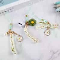 ราคา พวงกุญแจดอกไม้เกาหลี เชือกเส้นเล็ก ริบบิ้น เดซี่ จี้ พวงกุญแจ กระเป๋า เครื่องราง (1729929964329863382)