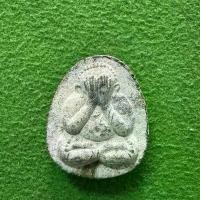 ราคา พระปิดตา รุ่นสุกิตติมา ปี 2523 หลังยันต์ดวงเล็ก เนื้อผงใบลาน (1731980402690131149)