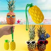 ราคา กระเป๋าใส่เหรียญซิลิโคนลายการ์ตูนสับปะรด นุ่ม มีซิป เหมาะสำหรับเก็บเหรียญ ธนบัตร และหูฟัง กระเป๋า พวงกุญแจ เครื่องประดับขี้เล่น ปิดซิปทนทาน เครื่องประดับสับปะรด 1 ชิ้น (1732014038472033570)