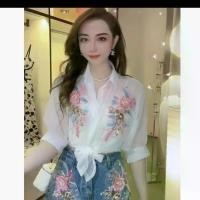 ราคา เสื้อกันแดด ผ้าชีฟอง ปักเลื่อมหนัก ดอกไม้ 3 มิติ เสื้อเบลาส์ ลูกปัด แฟชั่น สไตล์ฮอต ปี 2025 ลายดอกไม้ฤดูใบไม้ผลิ (1732165785945279380)