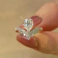 ราคา แหวนมอยส์ซาไนต์ หรูหราแท้ 100% ทรงหยดน้ำ 1.5 กะรัต พร้อมใบรับรอง GRA แหวนเพชรประจักษุ สำหรับผู้หญิง เครื่องประดับงานแต่งงาน ชุบทอง 18K วัสดุ S925 Si แหวน พลอย ครึ่ง สลึง เครือเขาหลง (17319273120838796