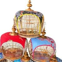 ราคา กรงนกเขาชวา กรงนกเขาใหญ่ เปาะวัง ประตูข้าง กรงนก มีอุปกรณ์พร้อม มีลายสีให้เลือก สั่งครั้งละ 1ใบ ต่อ1ออเดอร์นะคะ (1731560102370706852)