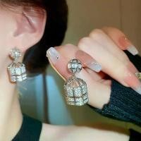 ราคา ต่างหู กรงนก ดีไซน์สวย ต่างหูสตั๊ดแฟชั่น ซอก สง่างาม ราคาไม่แพง หรูหรา เข็มเงิน 925 ฝังเพชรและมุก 2759 คน สะสม (1732257419695589766)