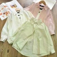 ราคา เสื้อเชิ้ต ผ้าไหมน้ำแข็ง สไตล์ญี่ปุ่นและเกาหลี หวานและอเนกประสงค์ เหมาะสำหรับการเดินทางและชุดลำลอง แขนยาว สำหรับเด็กผู้หญิง เท่และน้ำหนักเบา มาใหม่ในฤดูร้อน เสื้อผ้าผู้หญิง แฟชั่น เสื้อผ้าสำหรับเด็ก (