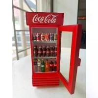 ราคา โมเดลของเล่นขนาดจิ๋วตู้เย็นโค้กสีแดง ของจำลองขนาดเล็ก พร้อมเครื่องดื่มเพื่อตกแต่ง บ้าน ร้านค้า คําแนะนําการขายที่ร้อนแรงในเดือนนี้ (1731770977988478181)