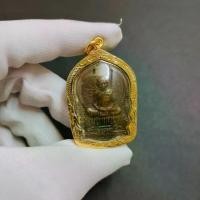 ราคา เหรียญหลวงปู่ทิม อิสริโก เหรียญนั่งพาน ๘ รอบ ปี 2518 วัดละหารไร่ จ.ระยอง เลี่ยมกรอบอย่างดี (1729853113102142454)