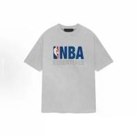 ราคา เสื้อยืด NBA Fear of God Essentials 'Light Heather/Black', 2024 (1732079944178239432)