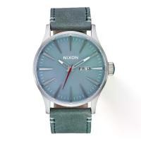 ราคา Nixon Sentry รุ่น NXA1055158-00 นาฬิกาข้อมือผู้ชาย/ผู้หญิง สายหนัง Champagne / Black / Red หน้าปัด 42 มม. (1730338777587878675)