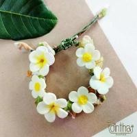 ราคา สร้อยข้อมือลีลาวดี สร้อยข้อมือดินปั้น งานปั้นจากดินไทย ดอกลีลาวดี กำไลข้อมือ ไอดินไทย idinthai plumeria bracelet แนะนำ (1731237619408864353)
