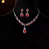 ราคา [COD] [Tiktok]Bridal Necklace Accessories 2024 New Jewelry Sparkling Rhinestone Jewel Drop Earrings Wedding Accessory Set Female Aliex (1732078454528116299)