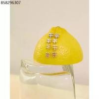 ราคา Julys - clover stud earrings (1732195091769361845)