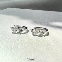 ราคา Glitter olive leaf half hoop 14k earrings. (ต่างหูห่วงลายใบมะกอก) (1729652923022477510)