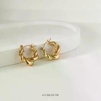 ราคา ต่างหูสายฝอ 18k gold plated Sharon Twisted Hoop Earrings สินค้าขายดี (1731345767981353273)
