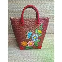 ราคา Bangkokcrafter : Crimson Bloom – Fan-Shaped Krajood Bag กระเป๋าสานกระจูดสีแดงโดดเด่น ดีไซน์ดอกไม้และผีเสื้อ วัสดุธรรมชาติ ทนทานและเป็นมิตรกับสิ่งแวดล้อม กระเป๋าที่แสดงถึงความมั่น (1732323180801788575)