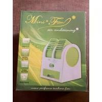 ราคา Mini Fan ผัดลมแอร์ปรับอาหาศแบบตั้งโต๊ะแบบพกพาสดวก สีเขียว แนะนำ (1732192684907463829)
