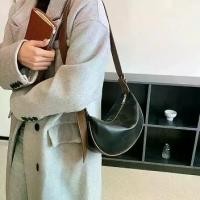 ราคา พร้อมส่งจากไทย 【พร้อมส่ง】miss bag fashion กระเป๋า กระเป๋าผู้หญิง คาดอก สไตล์เกาหลี รุ่น 225 (1731543232149292906)