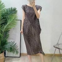 ราคา เดรสผู้หญิงฤดูร้อน มายาเกะ จีบ พิมพ์ลาย จับจีบมือ ใส่สบาย ลำลอง สลิมมิ่ง แขนสั้น [YS325201] satin prom dress tingllex green dress ชุด เจ้าสาว ใส่ สุ่ม (1731693755125041007)