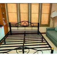 ราคา Preem home เตียงนอนเหล็กขนาด 5 ฟุต ขาใหญ่ 3 นิ้ว รุ่น Lotus-5 สีดำ สีขาว สีเกร็ดเงิน (1731268373880800553)