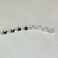 ราคา Winterwinter Jewelry Silver925 : เครื่องประดับเงินแท้ เงินแท้925 ต่างหูผีเสื้อ ต่างหูดอกไม้ เปลือกหอยมุก น่ารักสไตล์เกาหลี ( ราคาต่อคู่ ) (1731762937410456061)