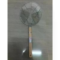 ราคา (GOGO) กระชอนแสตนเลส ตะแกรงตักของทอด ด้ามไม้ยาวเบอร์26 ตะแกรงและกระชอน Special kitchen utensils (1732326458055625658)