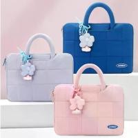 ราคา กระเป๋าเป้ SGFUIS พร้อมจี้ กระเป๋าใส่คอมพิวเตอร์ สะดวกสบายสบายๆ น่ารักน่ารักๆ กระเป๋าพีซีแบบพกพา สากลสากลสากล กันน้ำกันน้ำได้ กระเป๋าใส่โน้ตบุ๊ค laptop bag (1732233953104005128)