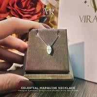 ราคา VRS.สร้อยคอเงิน92.5 ชุบทองคำขาว สร้อยคอพร้อมจี้เพชรทรงมาร์คีคัท น้ำหนัก1.0กะรัต ความยาว16-18นิ้วCollection”Celestial Marquise”Necklace (1732162356685015872)