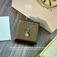 ราคา VRS.สร้อยคอเงิน92.5% ชุบทองคำขาวพร้อมจี้ดีไซน์เกลียวคลื่นน้ำหนัก1.0กะรัต ความยาว16-18นิ้ว Collection”Twist Of Elegance”Necklace (1731314395664451392)