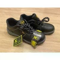 ราคา P01a รองเท้าเซฟตี้ รองเท้าหัวเหล็กพื้นเหล็ก หนังแท้ พื้น PU เบา สวย คุณภาพสูง ราคากันเอง รองเท้า เซฟตี้ safety shoes จัดส่งฟรี กทม (1732164506733741360)