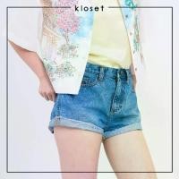 ราคา Kloset Design Classic Cuff Denim Shorts BS25-P004 กางเกงยีนส์ขาสั้นพับขา ทรงเอวสูง ช่วยเก็บทรงและทำให้ขาดูเรียวยาว (1732009826808005836)