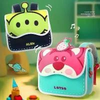 ราคา กระเป๋าเป้เด็ก Disney Official Toy Story มาใหม่ในปี 2025 เหมาะสำหรับนักเรียนอนุบาล กระเป๋านักเรียนทรงสี่เหลี่ยมผืนผ้า น้ำหนักเบา กันขี้โคลน สำหรับเด็กผู้หญิง กระเป๋าสะพายคู่ (1731632082319017702)