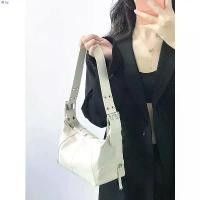 ราคา oncshop36 กระเป๋าสะพายไหล่ หนัง หนังนิ่ม แฟชั่น วินเทจ กระเป๋าแฟชั่น กระเป๋าสะพายข้างผู้หญิง กล่องใส่รองเท้า กระดาษทิชชู BEST TREND subabu โอโม่เมจิกสกิน บรีส 1 ขายดีประจำเดือนนี้ ขายดี (1731980671988