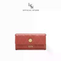 ราคา LYN - Chelsea Wallet On Chain กระเป๋าสตางค์มีโซ่คล้อง Chelsea (LL22FWF065) (1729623291083655419)
